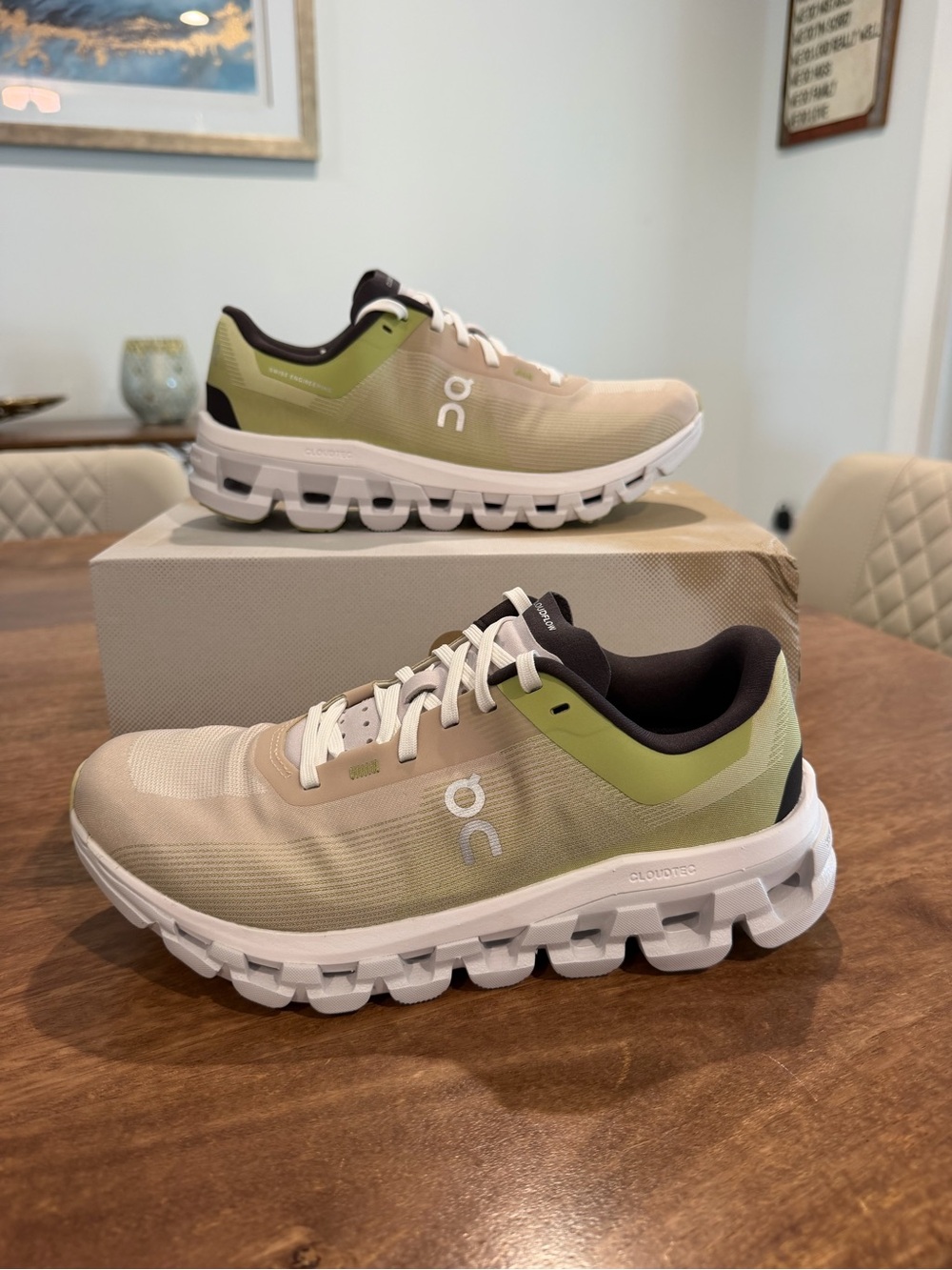 On Running Cloudflow 4 Women’s sneakers - Beige and Lime Green